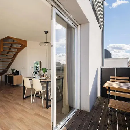 T3 Spacieux En Duplex - Balcon - Parking - Metro *