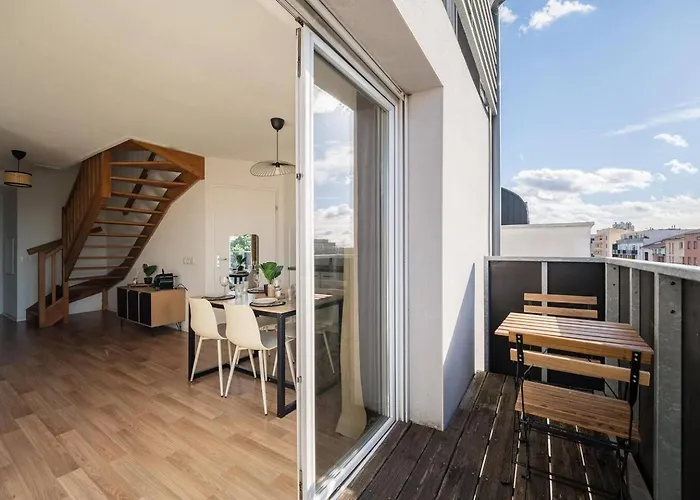 T3 Spacieux En Duplex, Balcon, Parking, Metro *