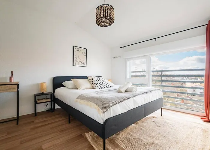 Apartamento T3 Spacieux En Duplex - Balcon - Parking - Metro Toulouse