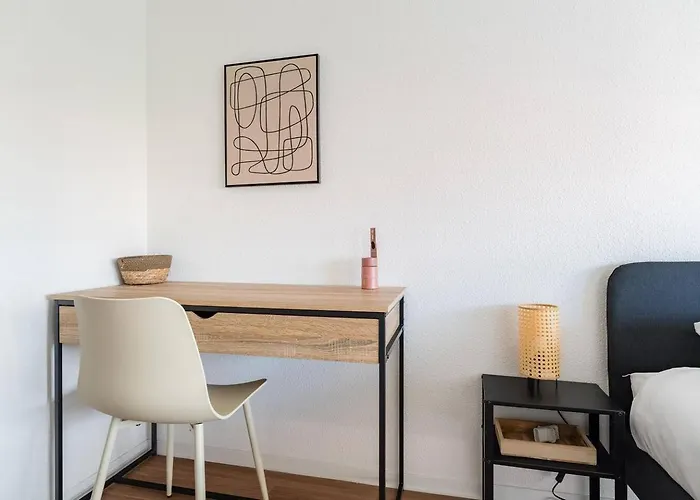 T3 Spacieux En Duplex, Balcon, Parking, Metro *